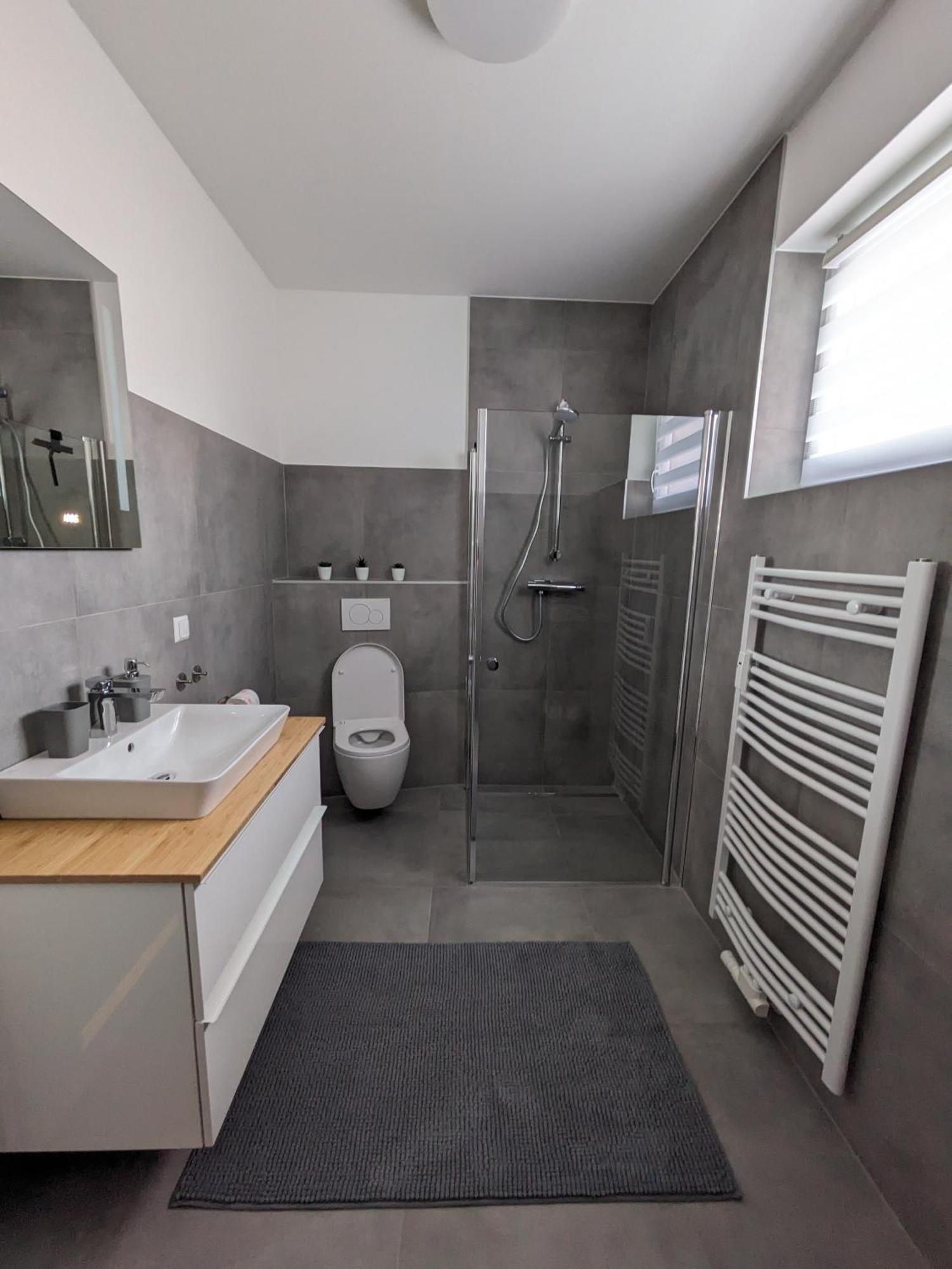 Charmante Ferienwohnung In Villach Bagian luar foto